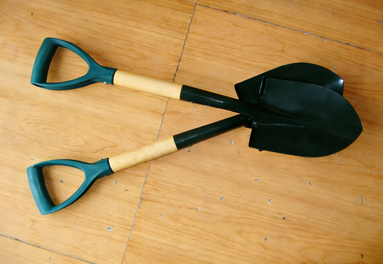 Tactical Folding Shovel - Multi-Tool for Camping & Off-Road